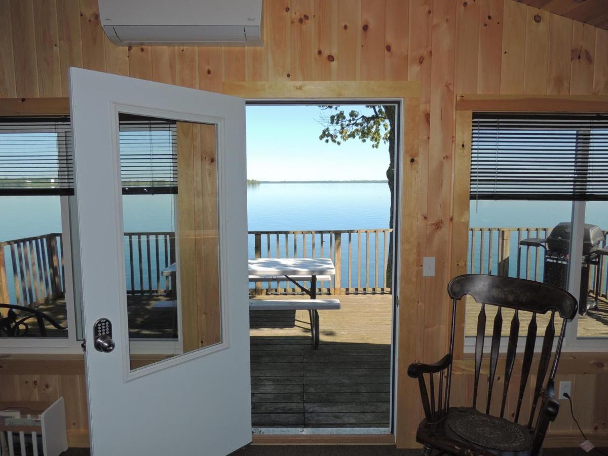 Angel Rock Waterfront Cottages Cape Vincent ภายนอก รูปภาพ